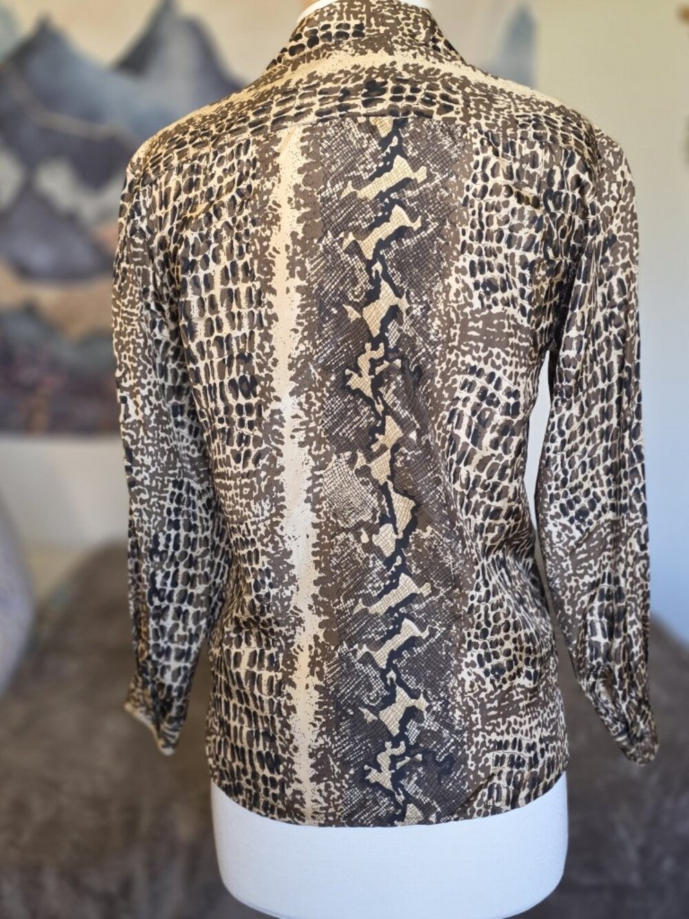 Allison Taylor Petite 100% Silk Blouse Animal Print Python Leopard PM - Picture 6 of 13